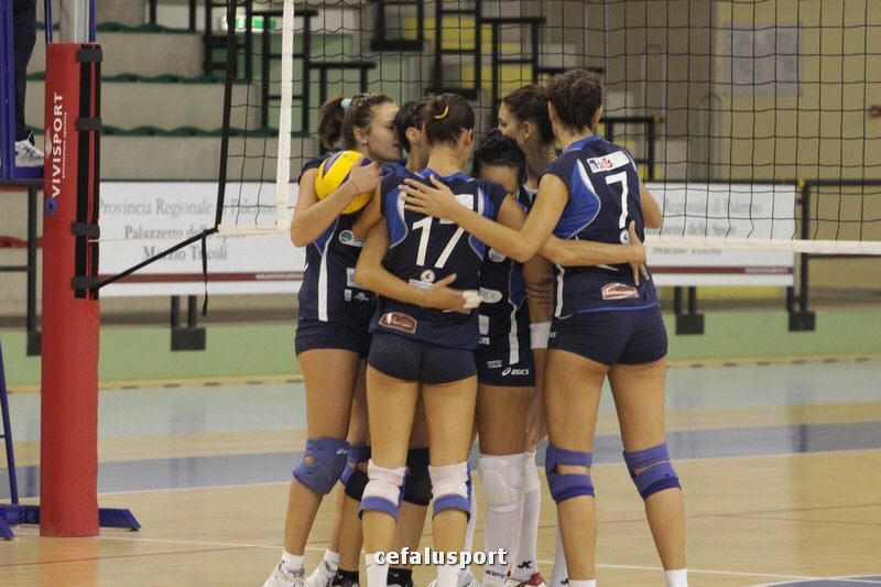 111030 volley 131_tn.jpg
